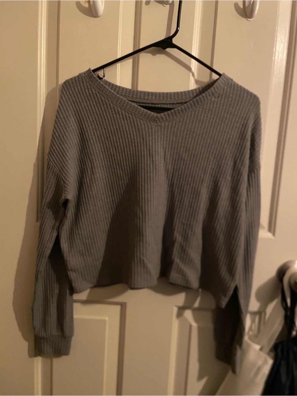 Aeropostale Gray Ribbed V-Neck Sweatshirt Women’s